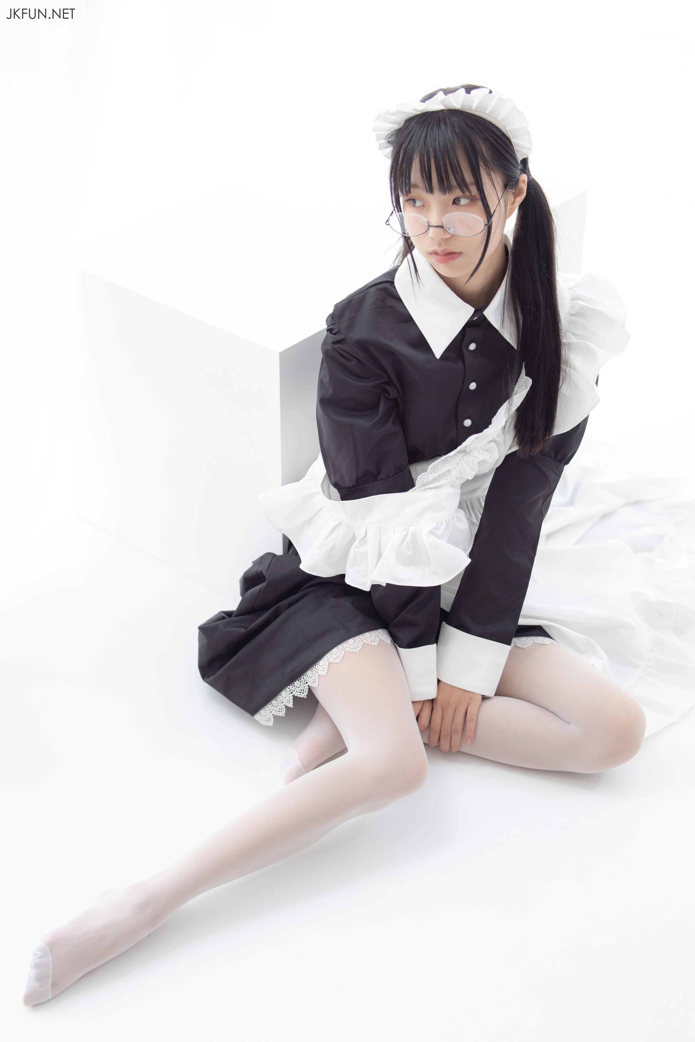 森萝财团 [JKFUN-017] 眼镜白丝女仆 [127P 1V]插图8